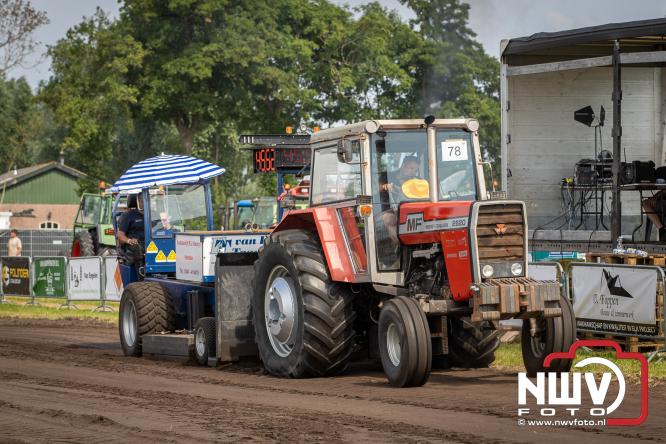 Boerentrekkertrek in Hulshorst trok veel publiek ondanks tropische hitte. - &copy; NWVFoto.nl