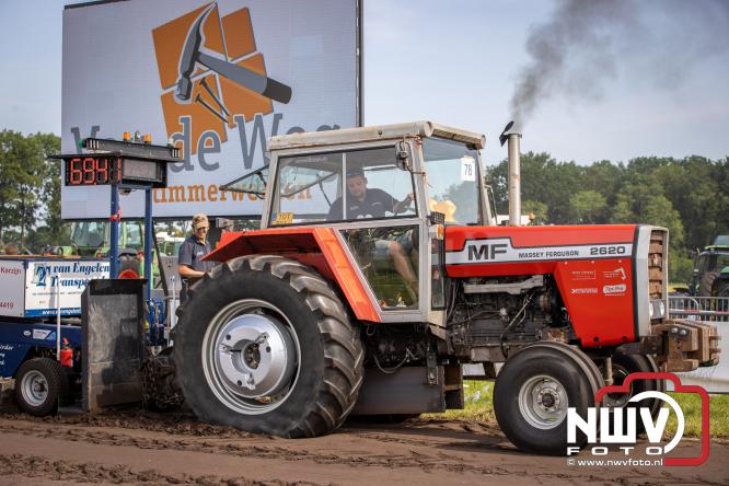 Boerentrekkertrek in Hulshorst trok veel publiek ondanks tropische hitte. - &copy; NWVFoto.nl
