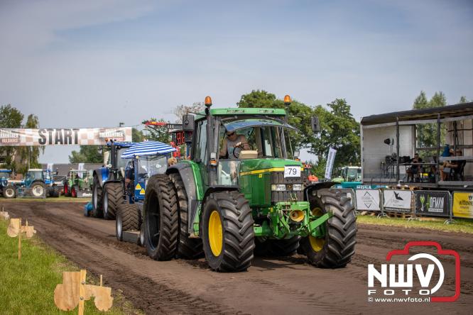 Boerentrekkertrek in Hulshorst trok veel publiek ondanks tropische hitte. - &copy; NWVFoto.nl
