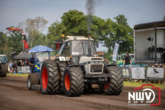 Boerentrekkertrek in Hulshorst trok veel publiek ondanks tropische hitte. - &copy; NWVFoto.nl