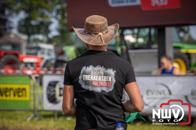 Boerentrekkertrek in Hulshorst trok veel publiek ondanks tropische hitte. - &copy; NWVFoto.nl