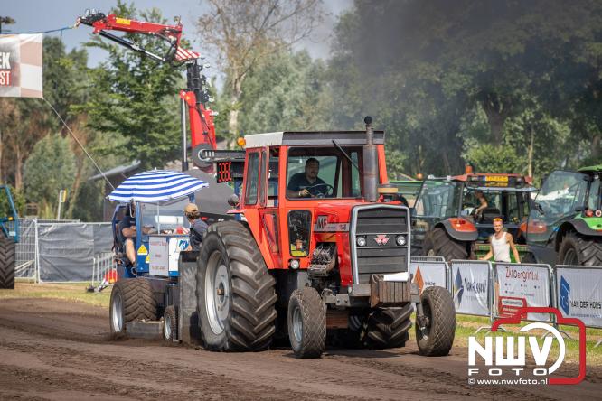 Boerentrekkertrek in Hulshorst trok veel publiek ondanks tropische hitte. - &copy; NWVFoto.nl