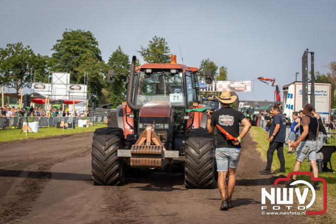 Boerentrekkertrek in Hulshorst trok veel publiek ondanks tropische hitte. - &copy; NWVFoto.nl