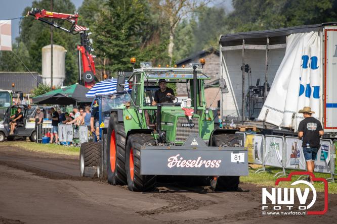Boerentrekkertrek in Hulshorst trok veel publiek ondanks tropische hitte. - &copy; NWVFoto.nl