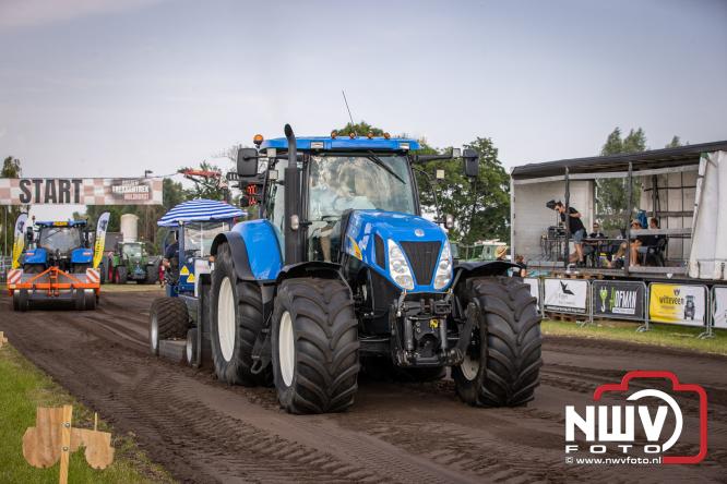 Boerentrekkertrek in Hulshorst trok veel publiek ondanks tropische hitte. - &copy; NWVFoto.nl