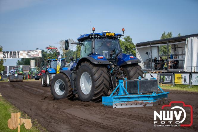 Boerentrekkertrek in Hulshorst trok veel publiek ondanks tropische hitte. - &copy; NWVFoto.nl