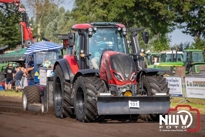 Boerentrekkertrek in Hulshorst trok veel publiek ondanks tropische hitte. - &copy; NWVFoto.nl