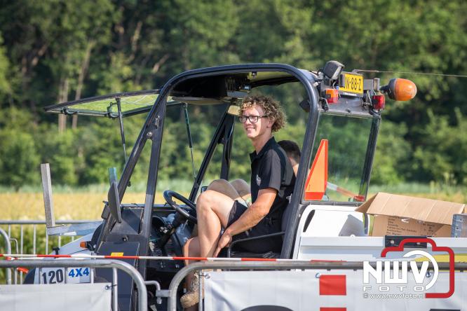 Boerentrekkertrek in Hulshorst trok veel publiek ondanks tropische hitte. - &copy; NWVFoto.nl