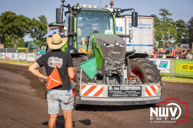 Boerentrekkertrek in Hulshorst trok veel publiek ondanks tropische hitte. - &copy; NWVFoto.nl