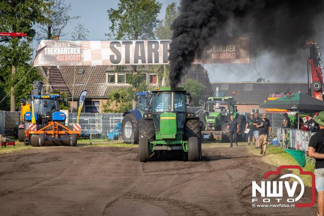 Boerentrekkertrek in Hulshorst trok veel publiek ondanks tropische hitte. - &copy; NWVFoto.nl