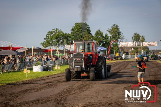 Boerentrekkertrek in Hulshorst trok veel publiek ondanks tropische hitte. - &copy; NWVFoto.nl