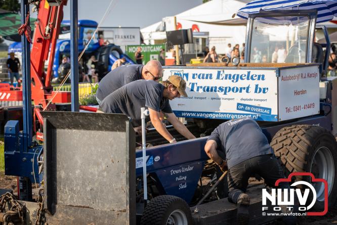 Boerentrekkertrek in Hulshorst trok veel publiek ondanks tropische hitte. - &copy; NWVFoto.nl