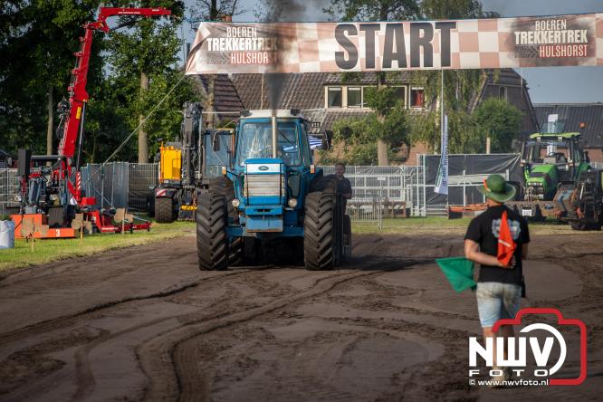Boerentrekkertrek in Hulshorst trok veel publiek ondanks tropische hitte. - &copy; NWVFoto.nl