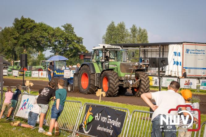 Boerentrekkertrek in Hulshorst trok veel publiek ondanks tropische hitte. - &copy; NWVFoto.nl