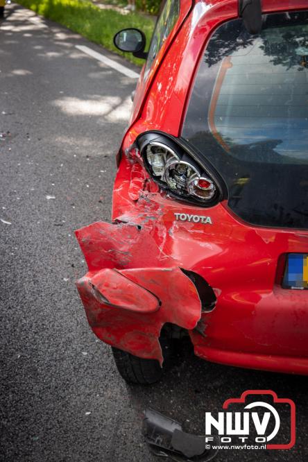 Amulance ter plaatse bij ongeval op de Zuiderzeestraatweg N308 t.h.v de Molenweg Elburg - &copy; NWVFoto.nl