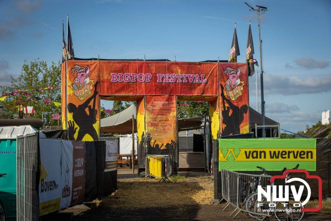 Big Pop Oosterwolde (gld) trapt festivalweekend af met een avond vol meezingers, rock en gezelligheid - &copy; NWVFoto.nl