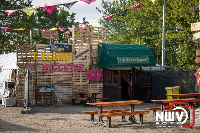 Big Pop Oosterwolde (gld) trapt festivalweekend af met een avond vol meezingers, rock en gezelligheid - &copy; NWVFoto.nl