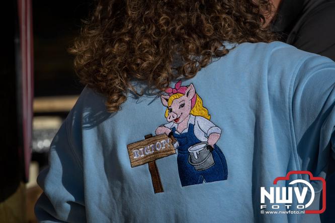 Big Pop Oosterwolde (gld) trapt festivalweekend af met een avond vol meezingers, rock en gezelligheid - &copy; NWVFoto.nl