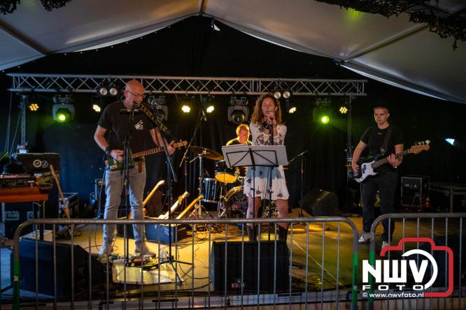 Big Pop Oosterwolde (gld) trapt festivalweekend af met een avond vol meezingers, rock en gezelligheid - &copy; NWVFoto.nl