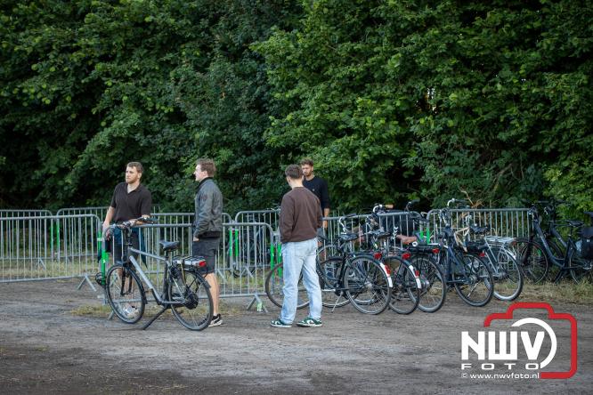 Big Pop Oosterwolde (gld) trapt festivalweekend af met een avond vol meezingers, rock en gezelligheid - &copy; NWVFoto.nl