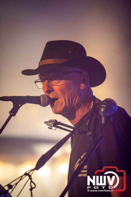 Big Pop Oosterwolde (gld) trapt festivalweekend af met een avond vol meezingers, rock en gezelligheid - &copy; NWVFoto.nl