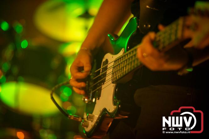 Big Pop Oosterwolde (gld) trapt festivalweekend af met een avond vol meezingers, rock en gezelligheid - &copy; NWVFoto.nl