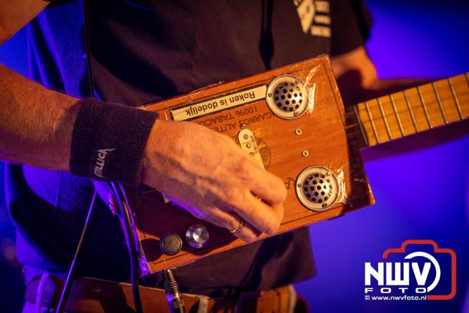 Big Pop Oosterwolde (gld) trapt festivalweekend af met een avond vol meezingers, rock en gezelligheid - &copy; NWVFoto.nl