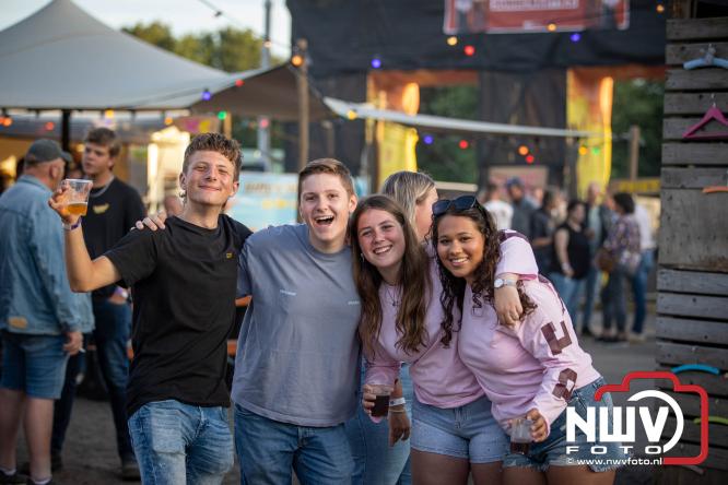 Big Pop Oosterwolde (gld) trapt festivalweekend af met een avond vol meezingers, rock en gezelligheid - &copy; NWVFoto.nl