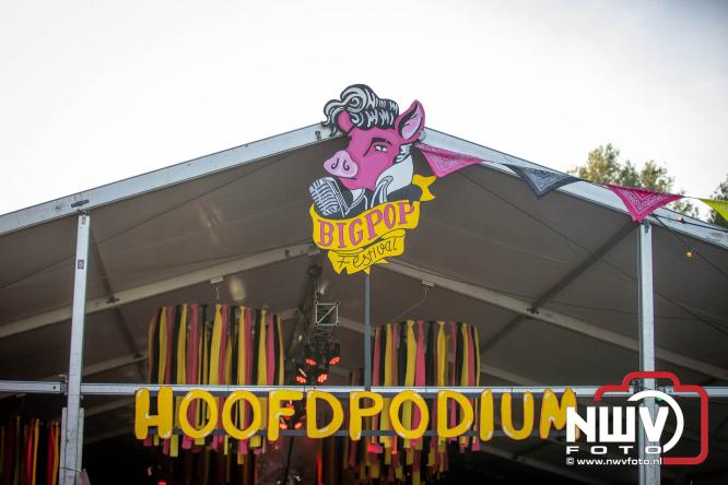 Big Pop Oosterwolde (gld) trapt festivalweekend af met een avond vol meezingers, rock en gezelligheid - &copy; NWVFoto.nl