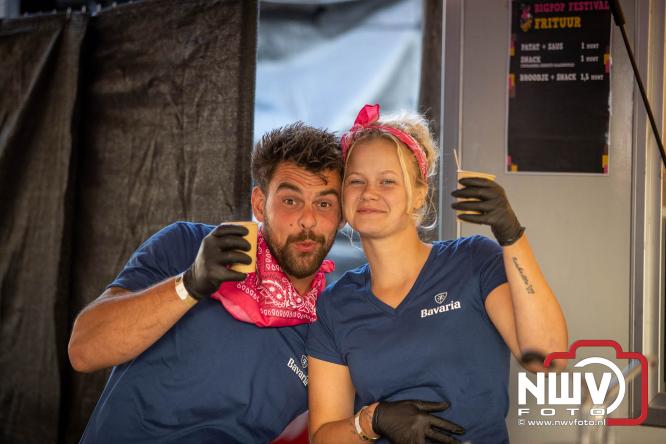 Big Pop Oosterwolde (gld) trapt festivalweekend af met een avond vol meezingers, rock en gezelligheid - &copy; NWVFoto.nl