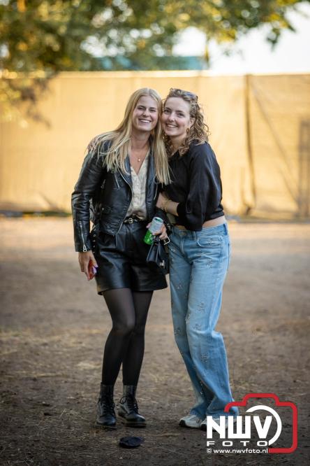 Big Pop Oosterwolde (gld) trapt festivalweekend af met een avond vol meezingers, rock en gezelligheid - &copy; NWVFoto.nl