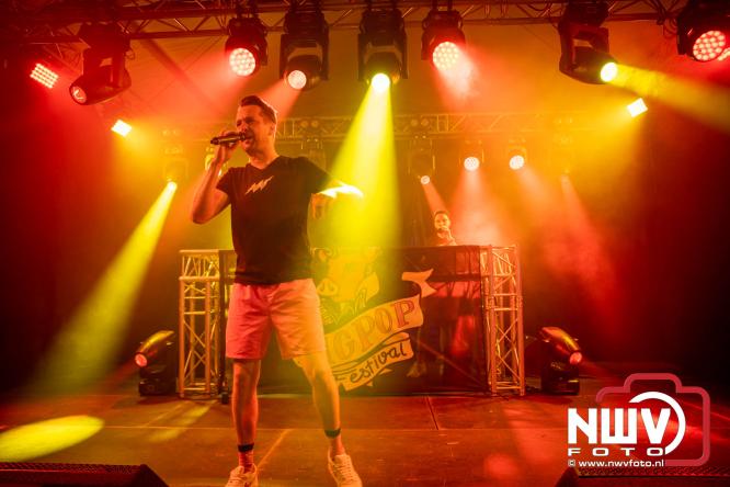 Big Pop Oosterwolde (gld) trapt festivalweekend af met een avond vol meezingers, rock en gezelligheid - &copy; NWVFoto.nl