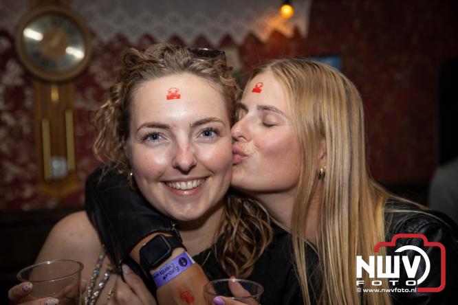 Big Pop Oosterwolde (gld) trapt festivalweekend af met een avond vol meezingers, rock en gezelligheid - &copy; NWVFoto.nl