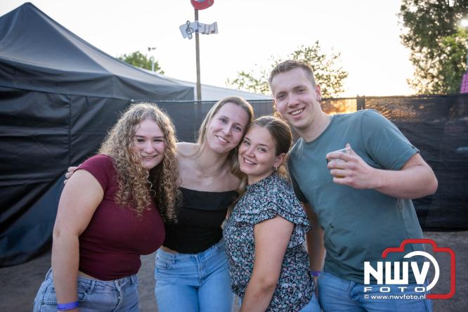 Big Pop Oosterwolde (gld) trapt festivalweekend af met een avond vol meezingers, rock en gezelligheid - &copy; NWVFoto.nl