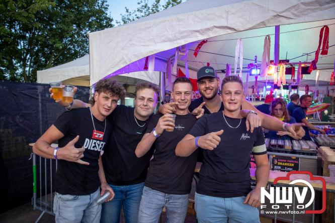 Big Pop Oosterwolde (gld) trapt festivalweekend af met een avond vol meezingers, rock en gezelligheid - &copy; NWVFoto.nl