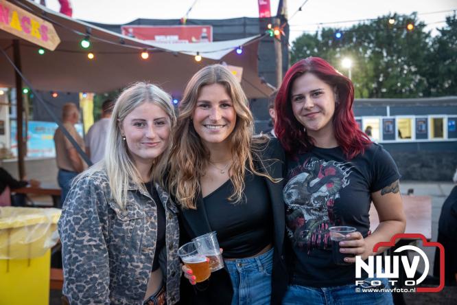 Big Pop Oosterwolde (gld) trapt festivalweekend af met een avond vol meezingers, rock en gezelligheid - &copy; NWVFoto.nl
