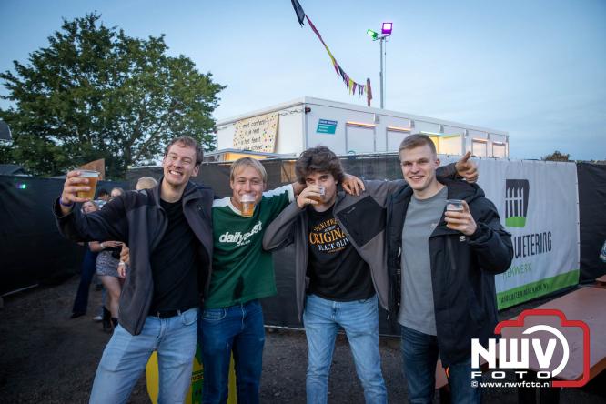 Big Pop Oosterwolde (gld) trapt festivalweekend af met een avond vol meezingers, rock en gezelligheid - &copy; NWVFoto.nl