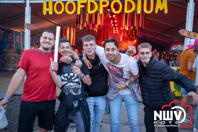 Big Pop Oosterwolde (gld) trapt festivalweekend af met een avond vol meezingers, rock en gezelligheid - &copy; NWVFoto.nl