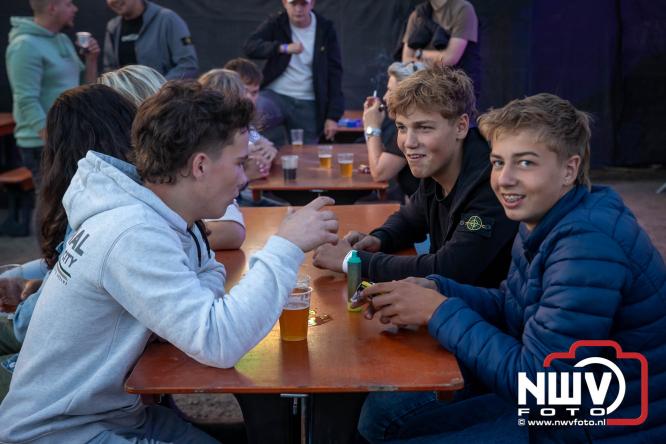 Big Pop Oosterwolde (gld) trapt festivalweekend af met een avond vol meezingers, rock en gezelligheid - &copy; NWVFoto.nl