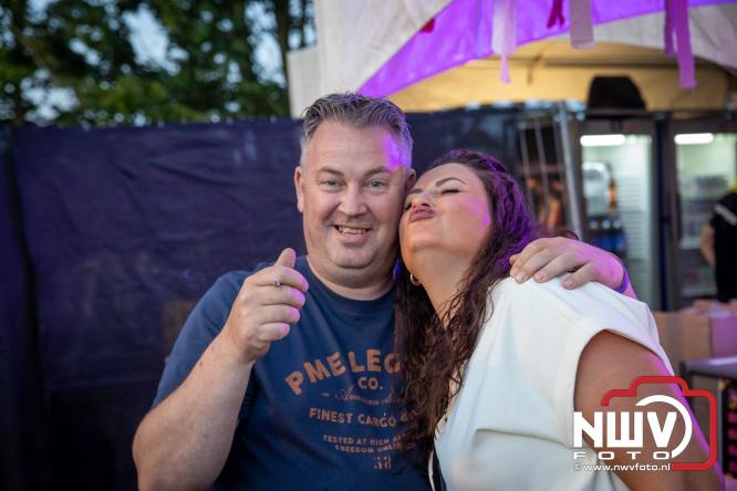 Big Pop Oosterwolde (gld) trapt festivalweekend af met een avond vol meezingers, rock en gezelligheid - &copy; NWVFoto.nl