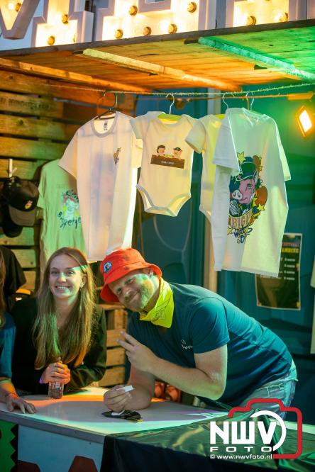 Big Pop Oosterwolde (gld) trapt festivalweekend af met een avond vol meezingers, rock en gezelligheid - &copy; NWVFoto.nl