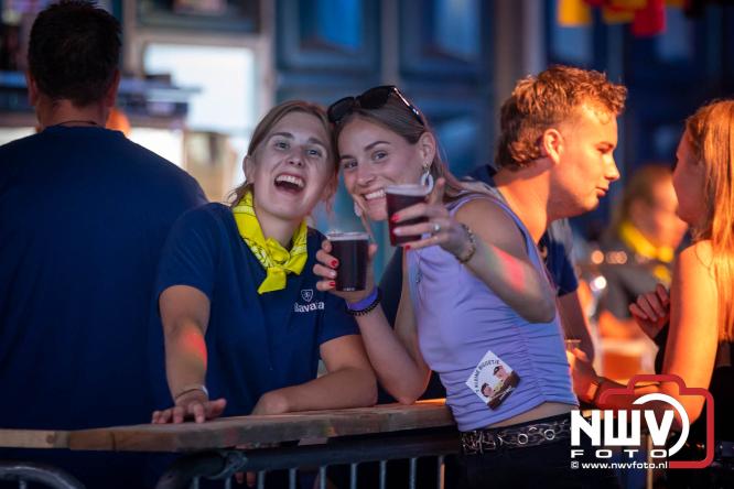 Big Pop Oosterwolde (gld) trapt festivalweekend af met een avond vol meezingers, rock en gezelligheid - &copy; NWVFoto.nl