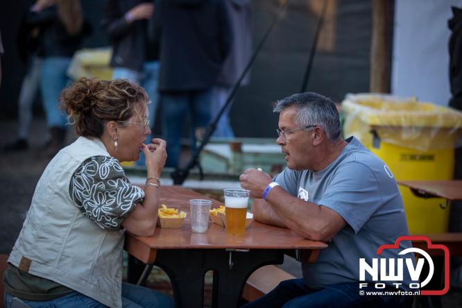 Big Pop Oosterwolde (gld) trapt festivalweekend af met een avond vol meezingers, rock en gezelligheid - &copy; NWVFoto.nl