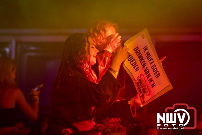 Big Pop Oosterwolde (gld) trapt festivalweekend af met een avond vol meezingers, rock en gezelligheid - &copy; NWVFoto.nl