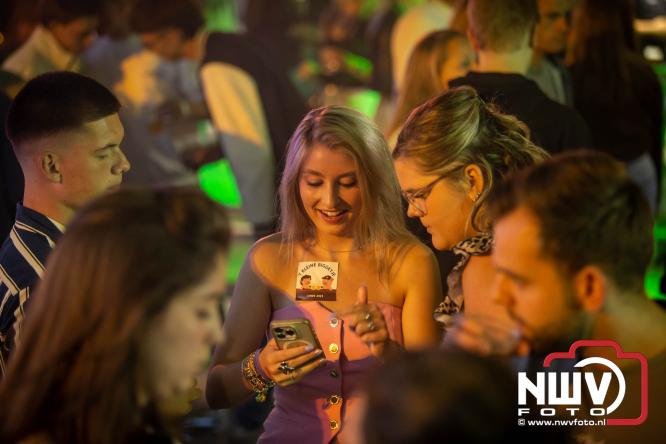 Big Pop Oosterwolde (gld) trapt festivalweekend af met een avond vol meezingers, rock en gezelligheid - &copy; NWVFoto.nl