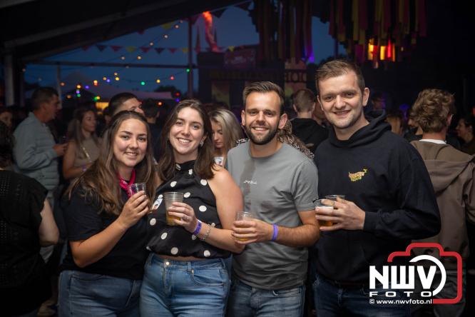 Big Pop Oosterwolde (gld) trapt festivalweekend af met een avond vol meezingers, rock en gezelligheid - &copy; NWVFoto.nl
