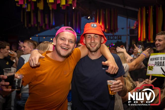Big Pop Oosterwolde (gld) trapt festivalweekend af met een avond vol meezingers, rock en gezelligheid - &copy; NWVFoto.nl