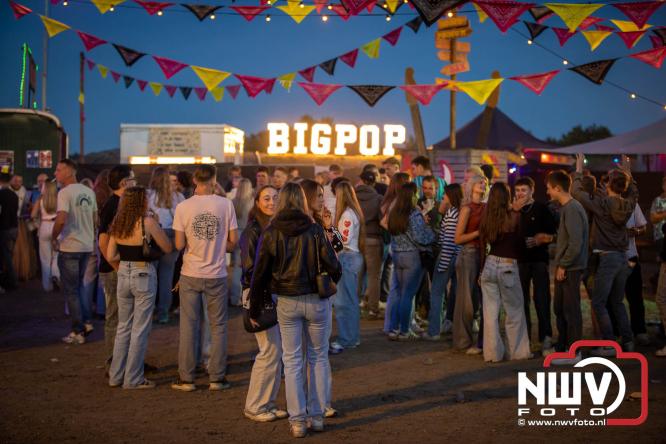 Big Pop Oosterwolde (gld) trapt festivalweekend af met een avond vol meezingers, rock en gezelligheid - &copy; NWVFoto.nl