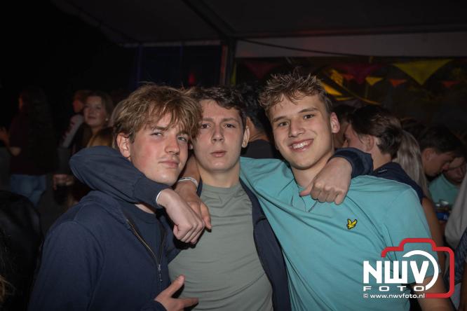 Big Pop Oosterwolde (gld) trapt festivalweekend af met een avond vol meezingers, rock en gezelligheid - &copy; NWVFoto.nl