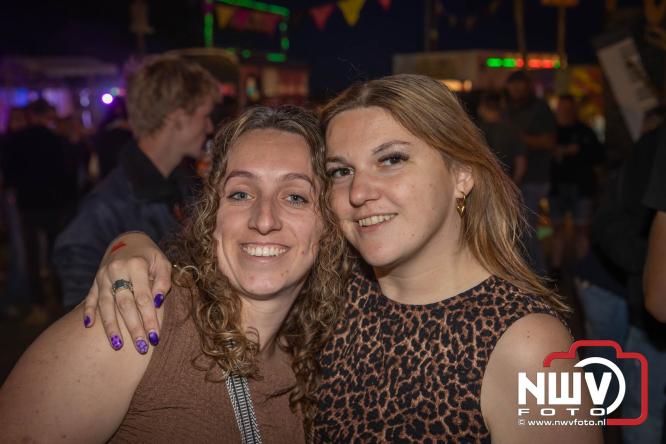 Big Pop Oosterwolde (gld) trapt festivalweekend af met een avond vol meezingers, rock en gezelligheid - &copy; NWVFoto.nl